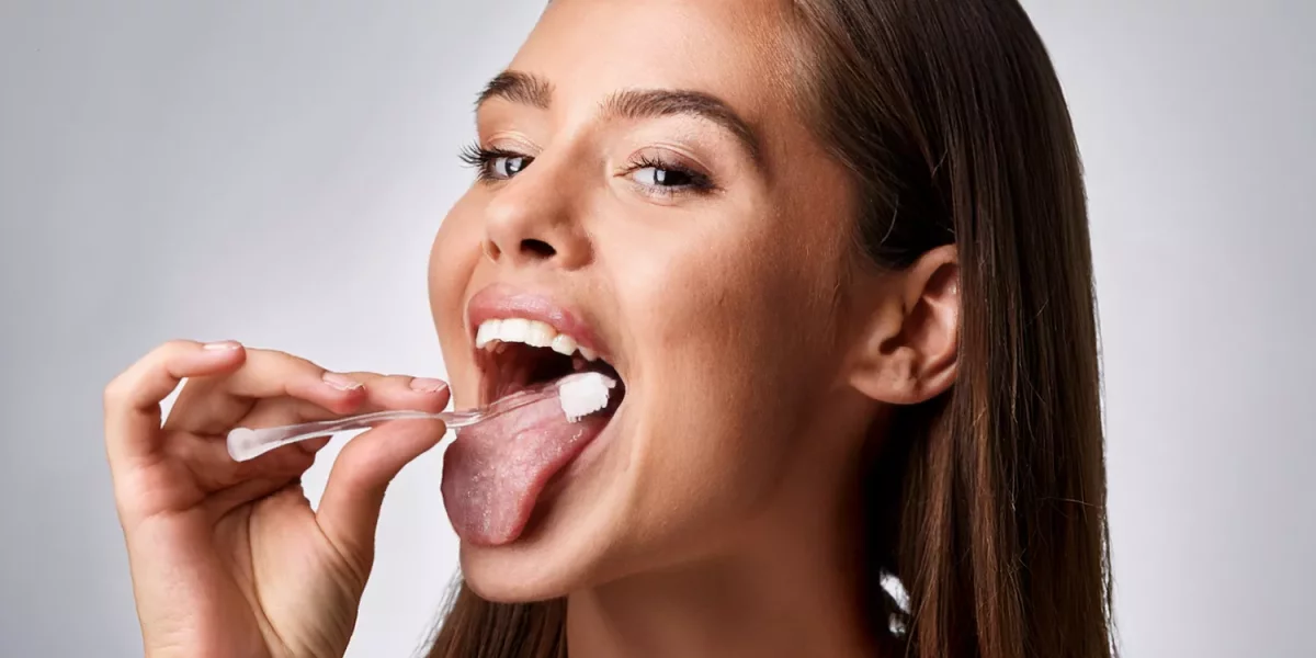 Respiraţie urât mirositoare, curăţare a limbii şi apă de gură – Un ghid sincer de la Milim Dental Bursa