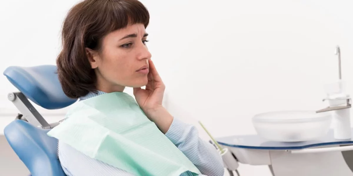 Ce ajută la durerea unui dinte infectat?